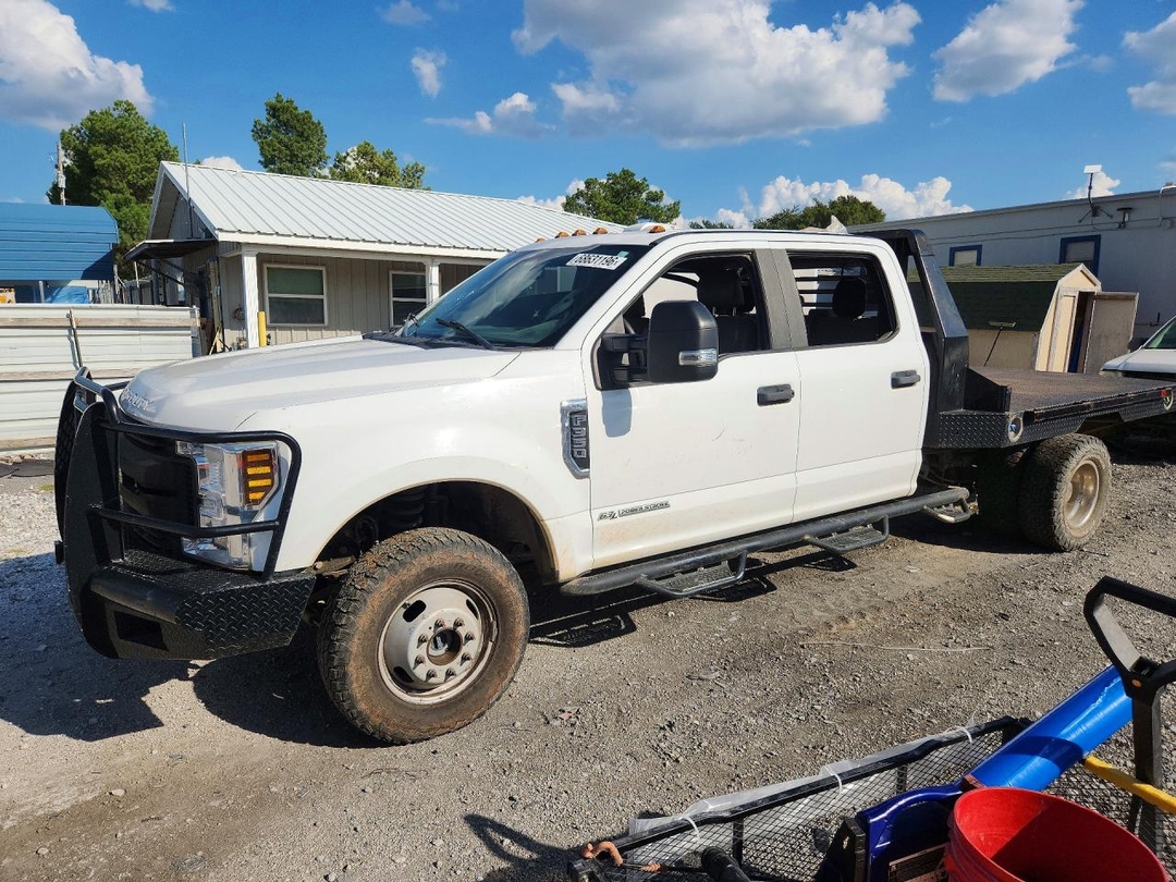 Вид 2019 FORD F350 SUPER DUTY, угол 1