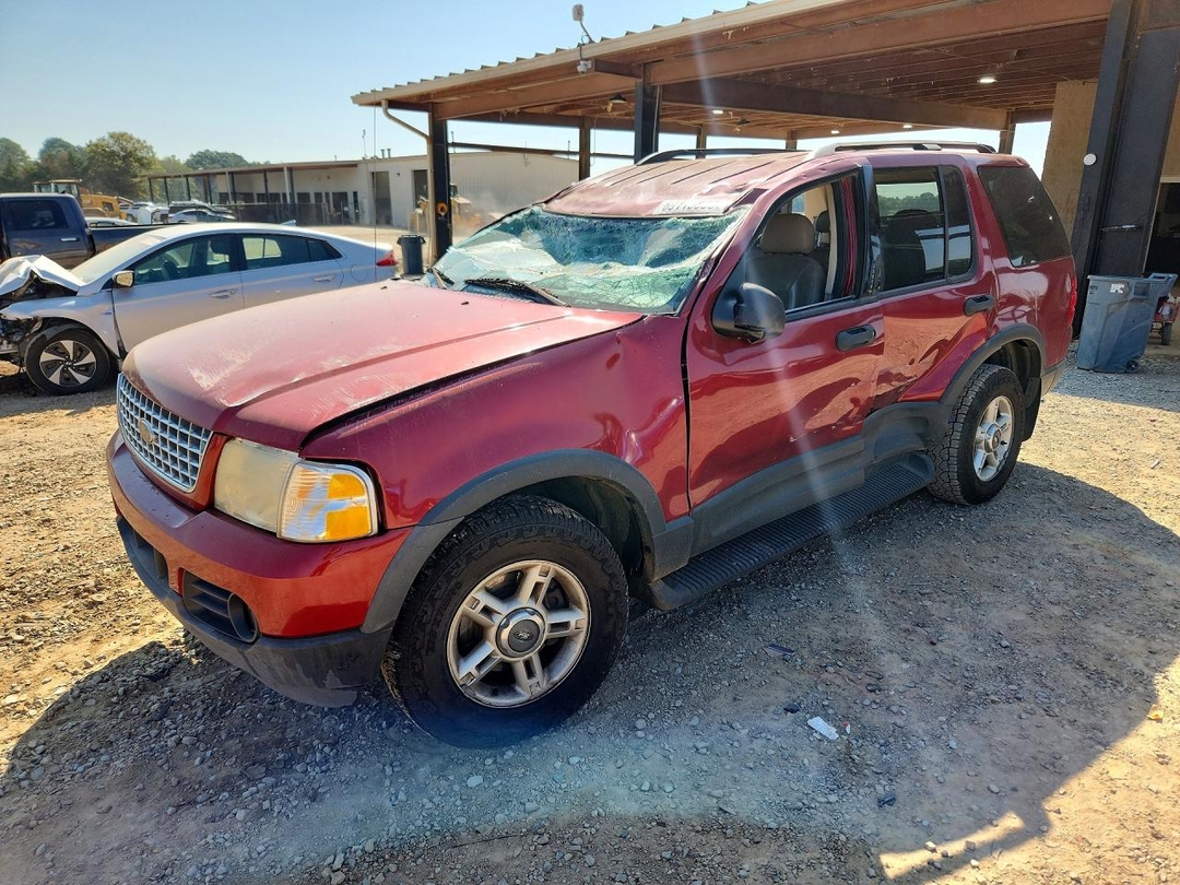 Vue de 2003 FORD EXPLORER XLT, angle 1