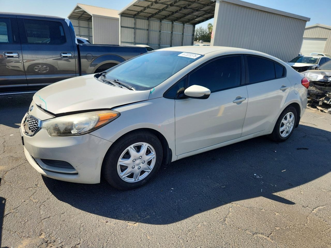Вид 2015 KIA FORTE LX, угол 1