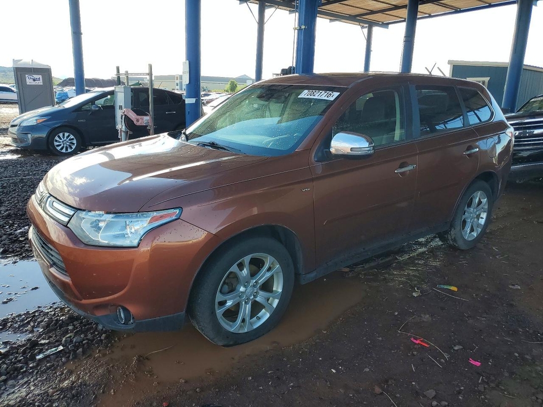 Вид 2014 MITSUBISHI OUTLANDER GT, угол 1