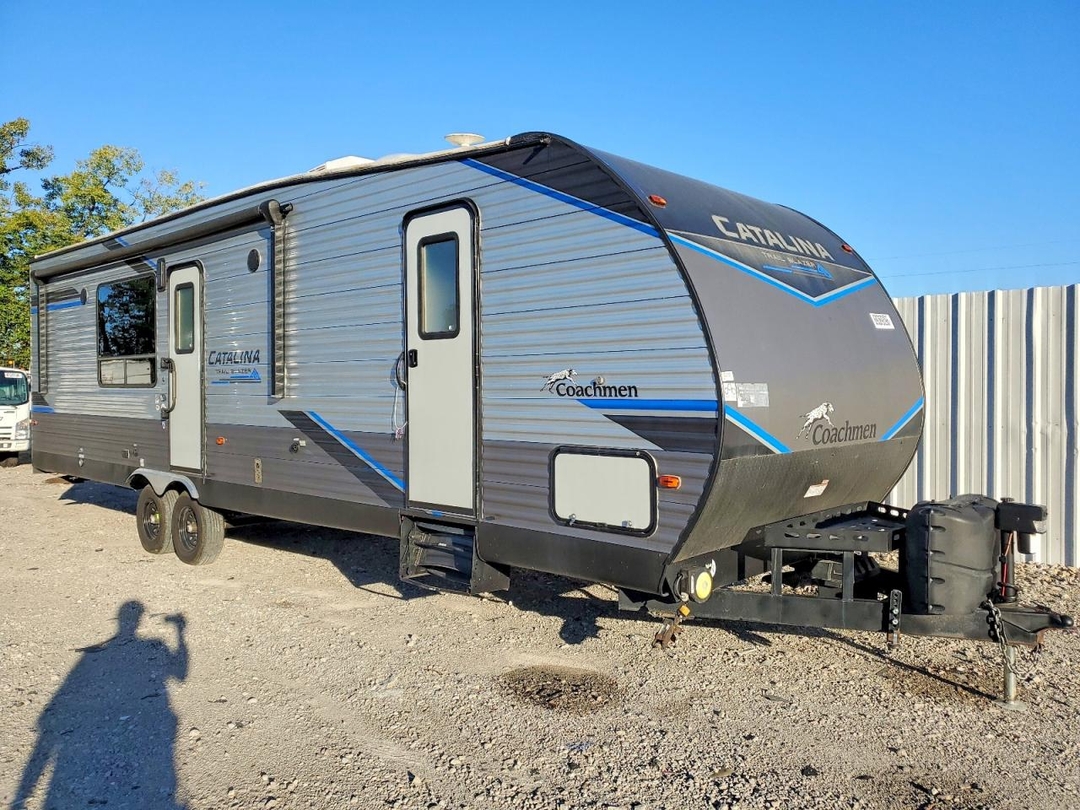 Vista de 2022 FOREST RIVER CATALINA CAMPER, ángulo 1