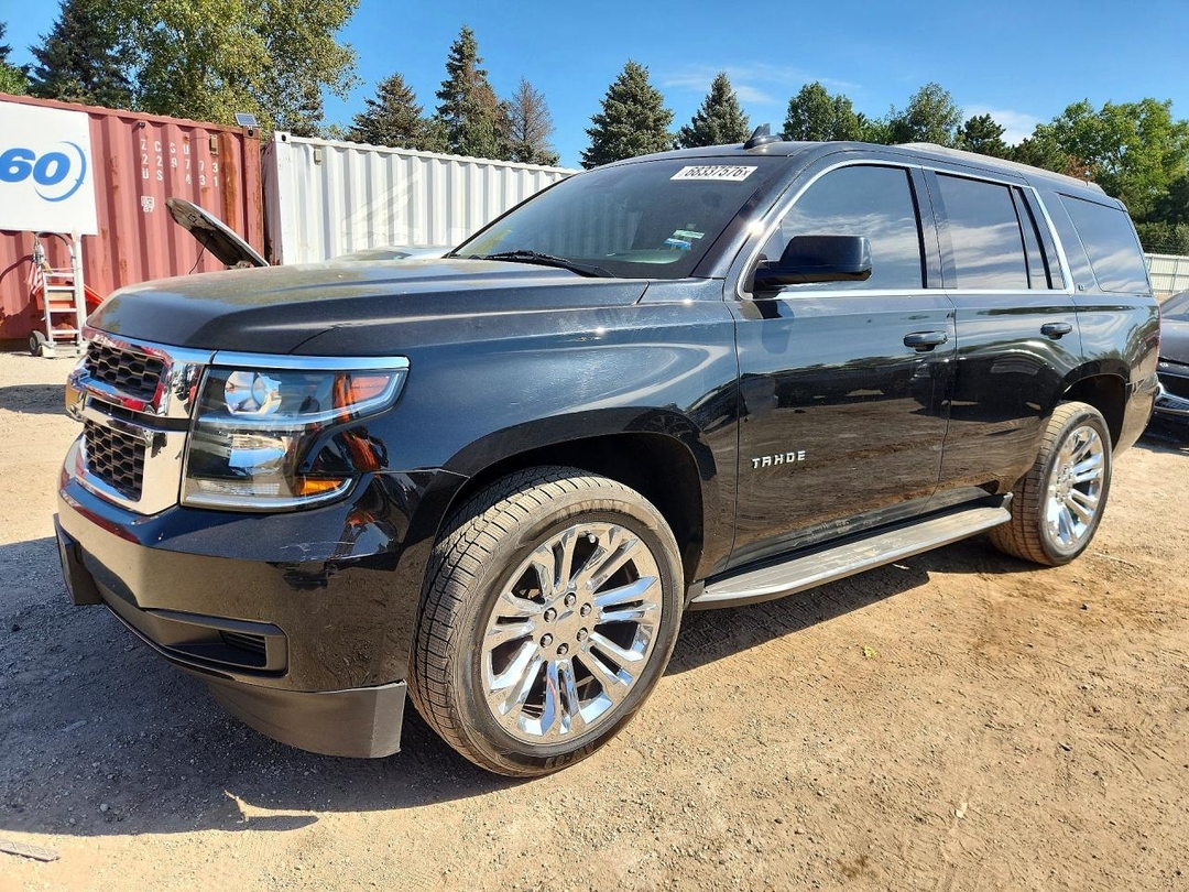 Vue de 2019 CHEVROLET TAHOE K1500 LT, angle 1