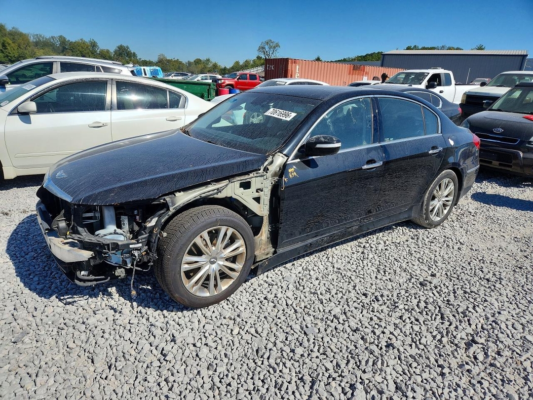 Vue de 2013 HYUNDAI GENESIS 3.8L, angle 1