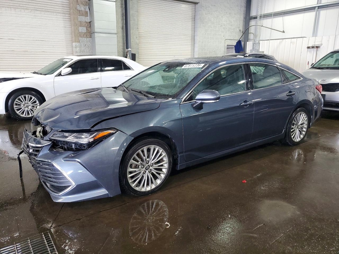 Vista de 2022 TOYOTA AVALON LIMITED, ángulo 1