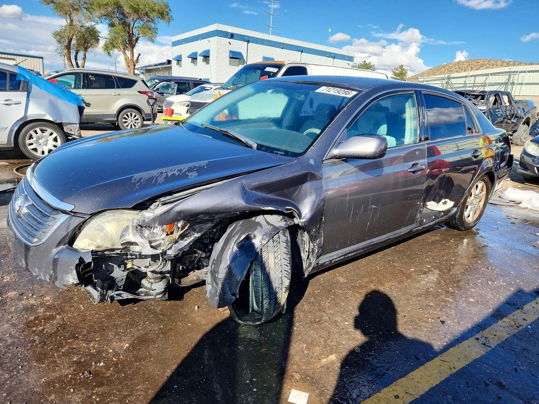 Vue de 2008 TOYOTA AVALON XL, angle 1
