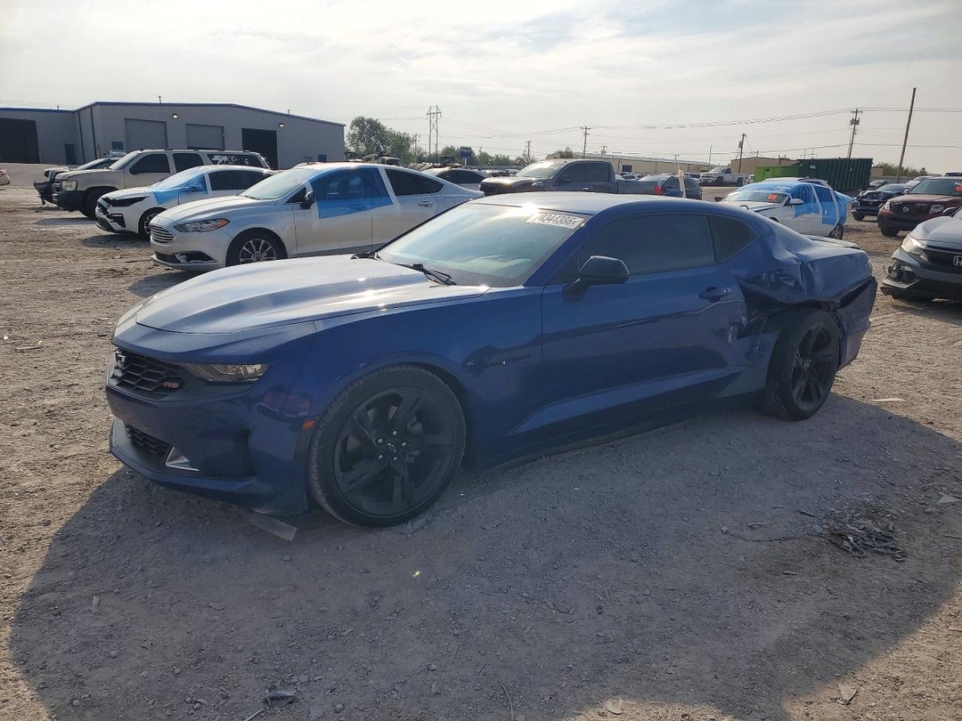 Vue de 2021 CHEVROLET CAMARO LS, angle 1