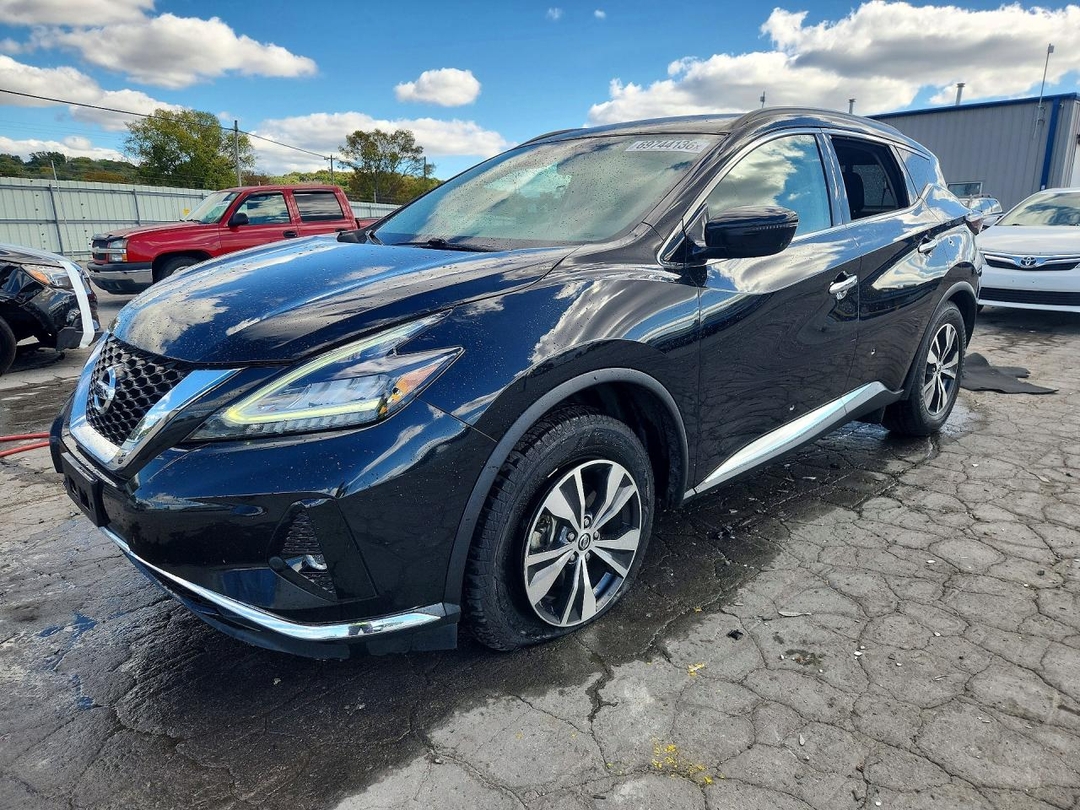 Вид 2021 NISSAN MURANO SV, угол 1