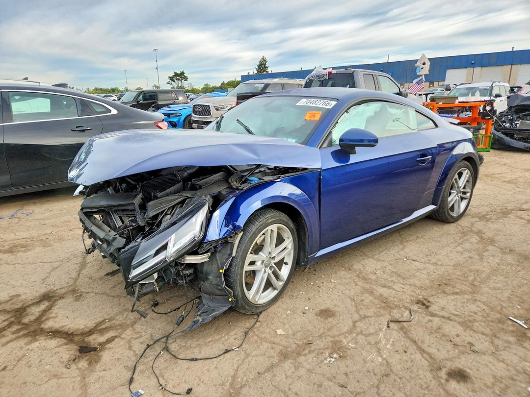 Вид 2018 AUDI TT, угол 1