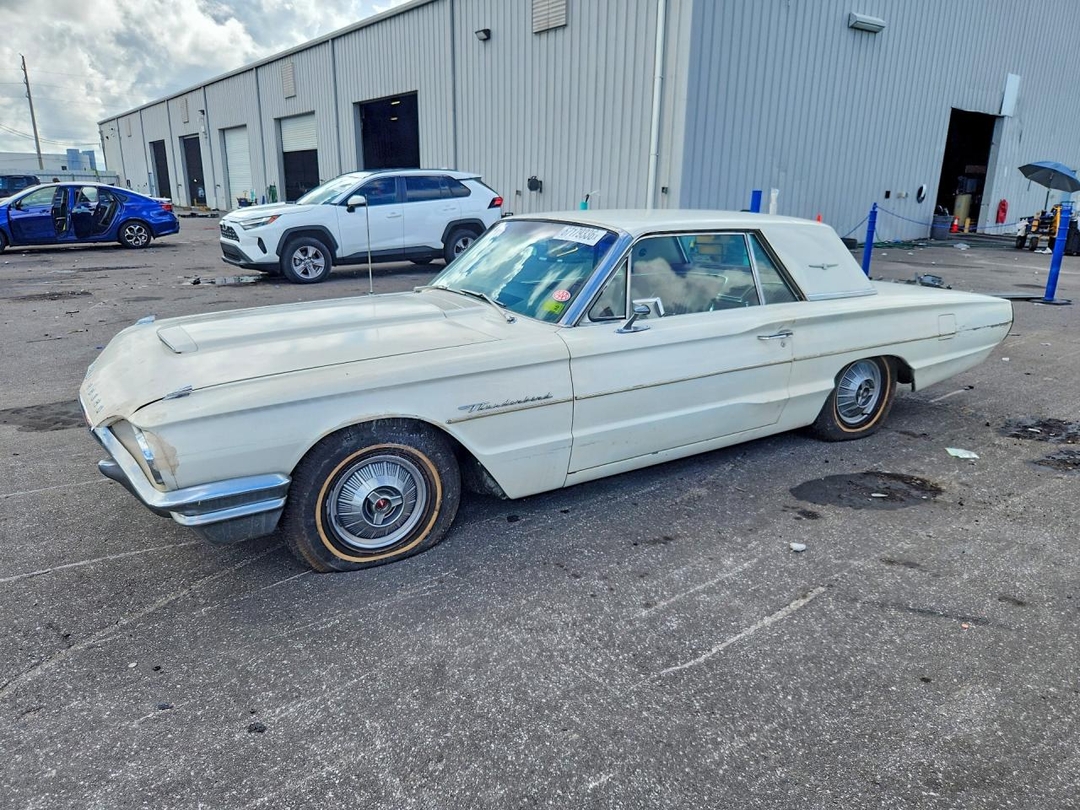 Вид 1960 FORD THUNDERBIRD, угол 1