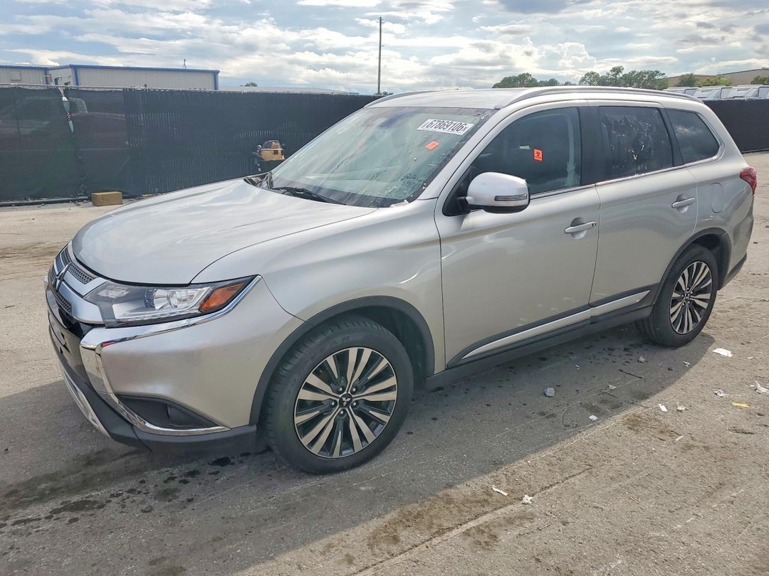 Вид 2020 MITSUBISHI OUTLANDER SE, угол 1