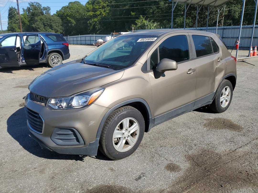 Вид 2020 CHEVROLET TRAX LS, угол 1