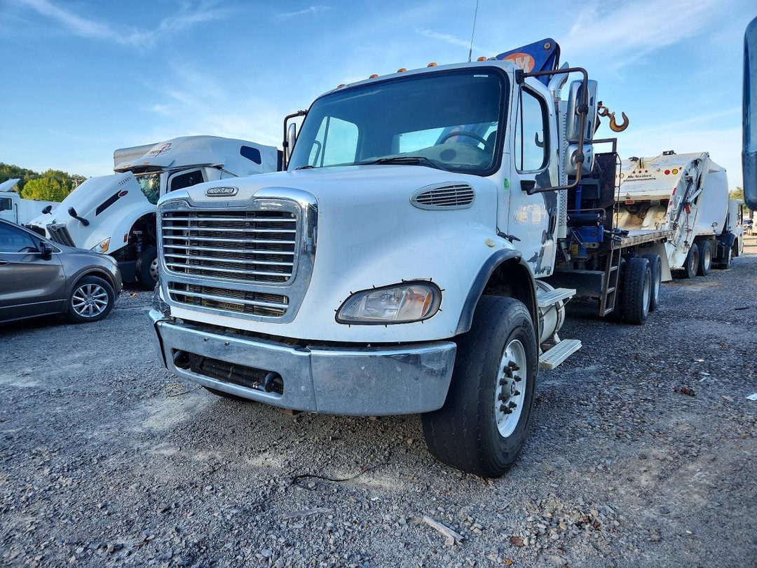 منظر 2007 FREIGHTLINER BUSINESS CLASS M2 CRANE TRUCK، زاوية 1