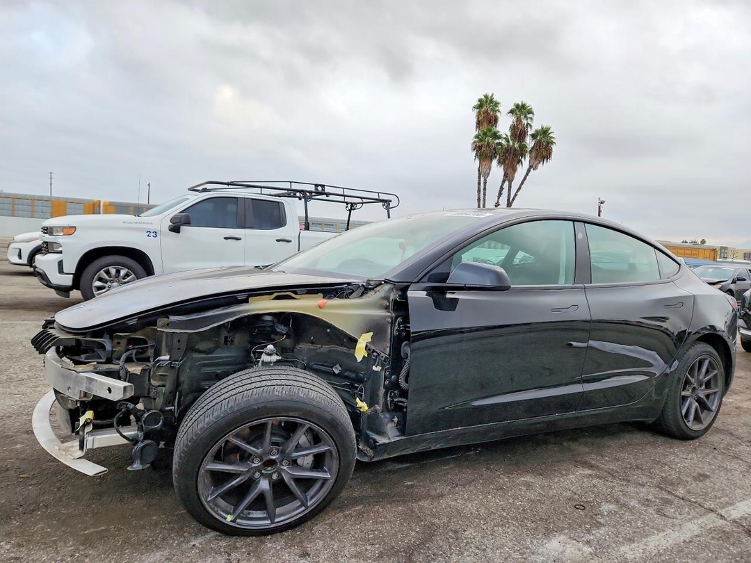 Vista de 2021 TESLA MODEL 3, ángulo 1