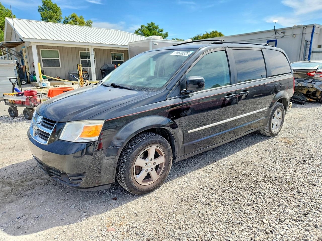Vue de 2010 DODGE GRAND CARAVAN SXT, angle 1