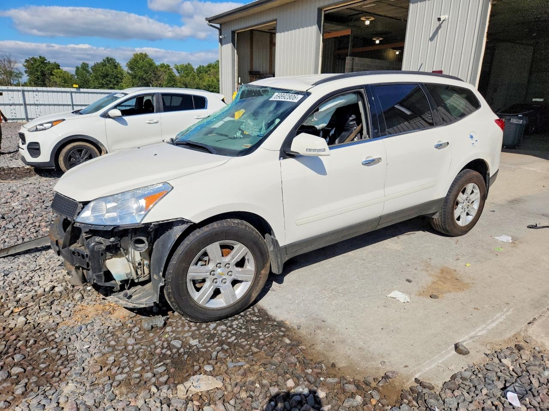 منظر 2010 CHEVROLET TRAVERSE LT، زاوية 1