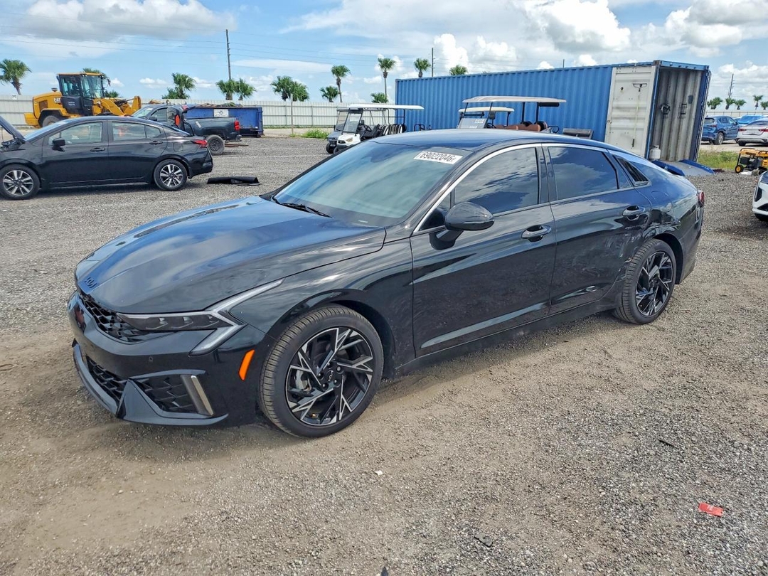 منظر 2026 KIA K5 GT LINE، زاوية 1