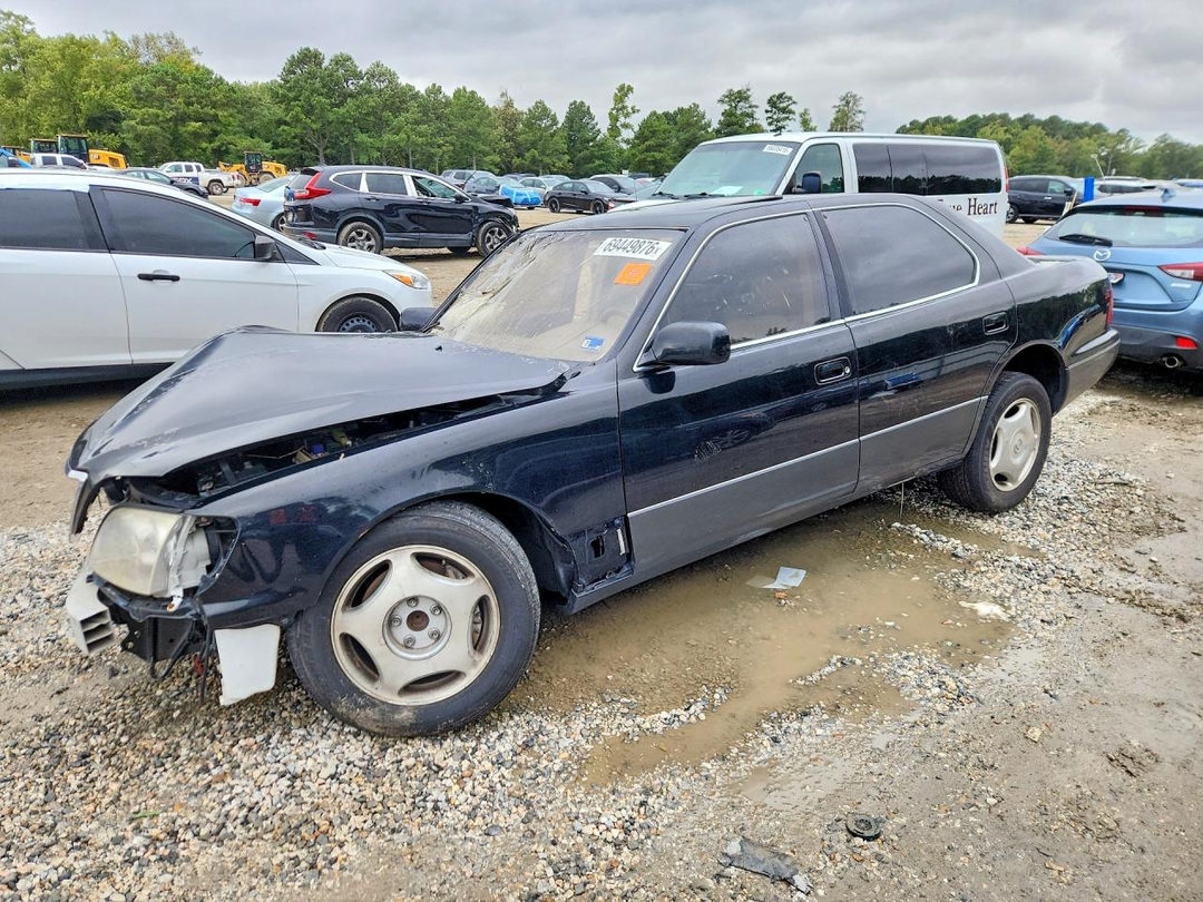 Вид 1998 LEXUS LS 400, угол 1