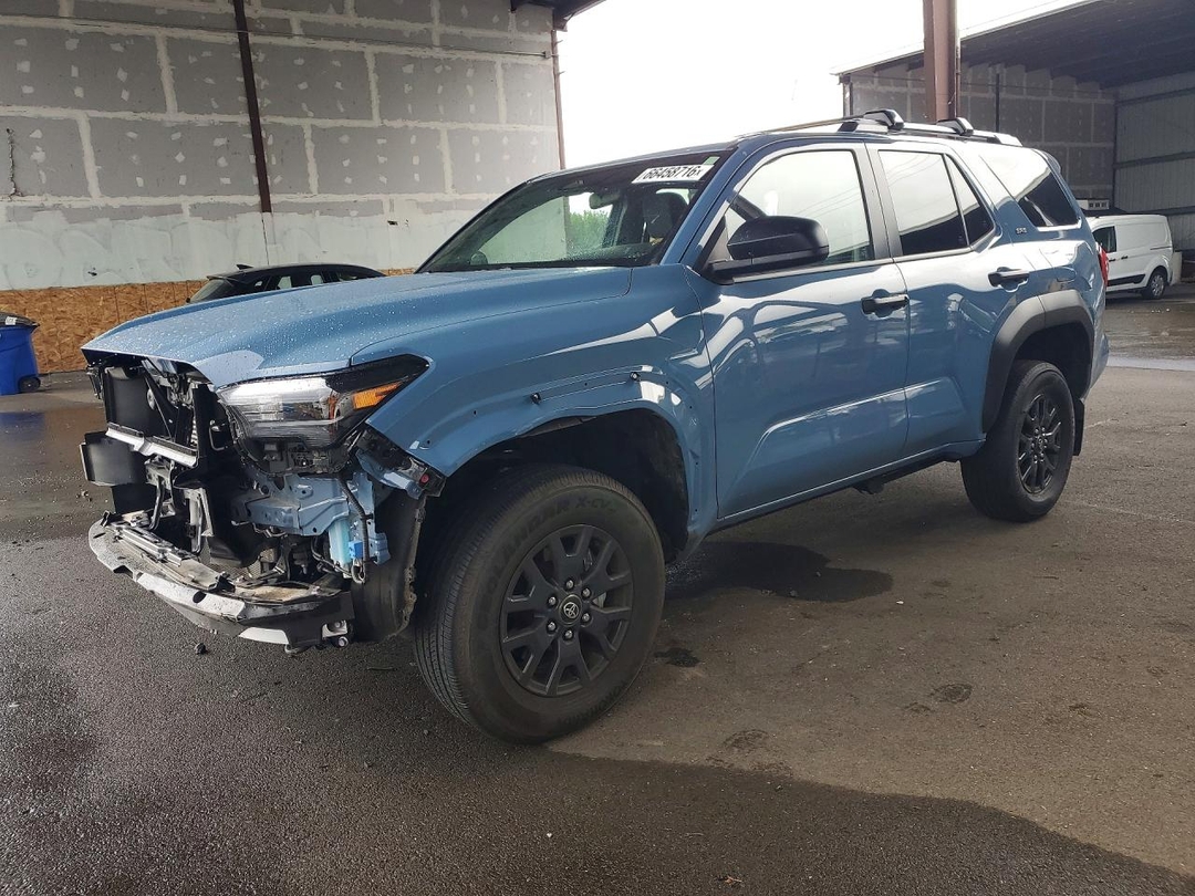 Вид 2025 TOYOTA 4RUNNER SR5, угол 1