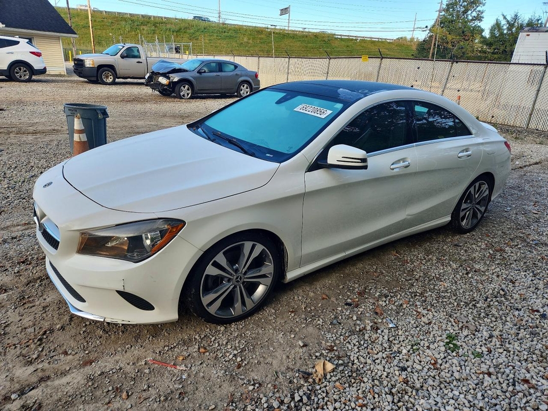Vedere 2019 MERCEDES-BENZ CLA 250 4MATIC, unghi 1