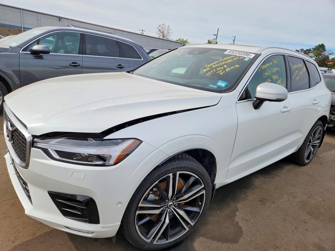 Вид 2019 VOLVO XC60 T6 R-DESIGN, угол 1