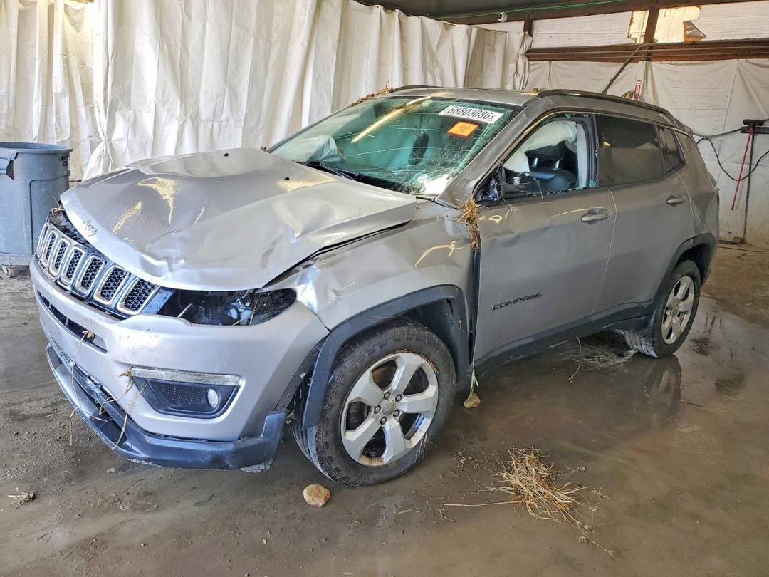 Vista de 2018 JEEP COMPASS LATITUDE, ángulo 1