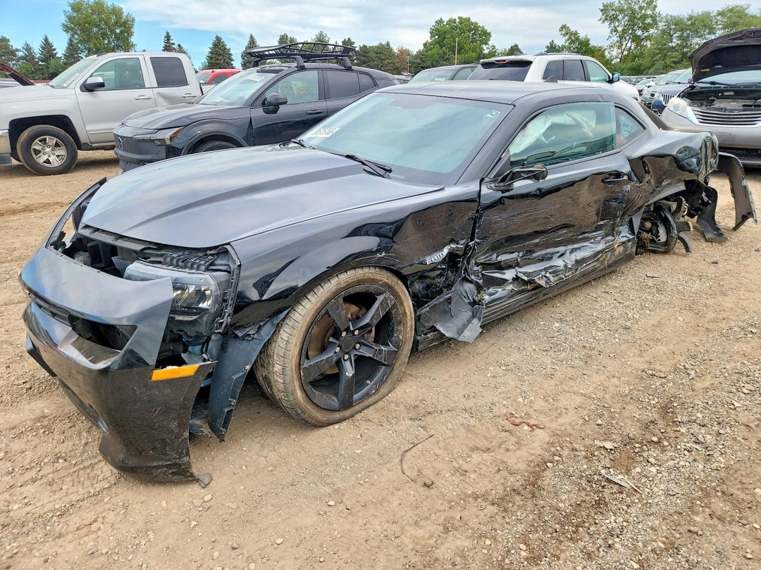 Вид 2015 CHEVROLET CAMARO LS, угол 1