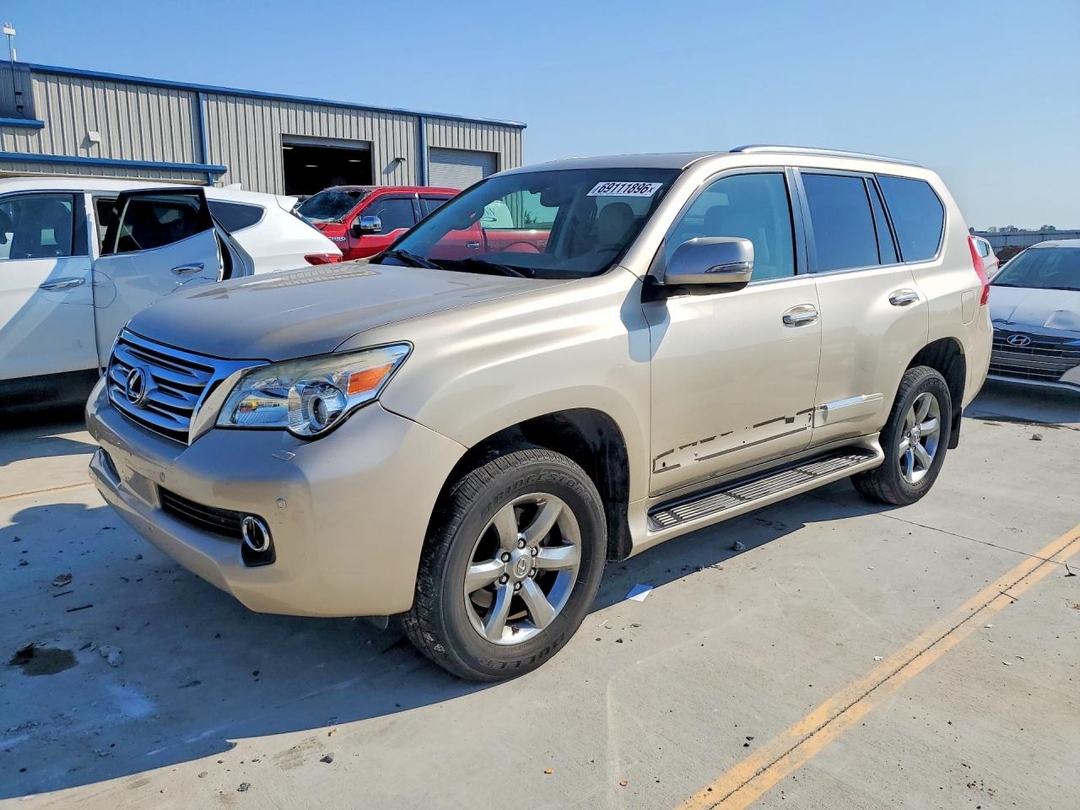 Вид 2013 LEXUS GX460, угол 1