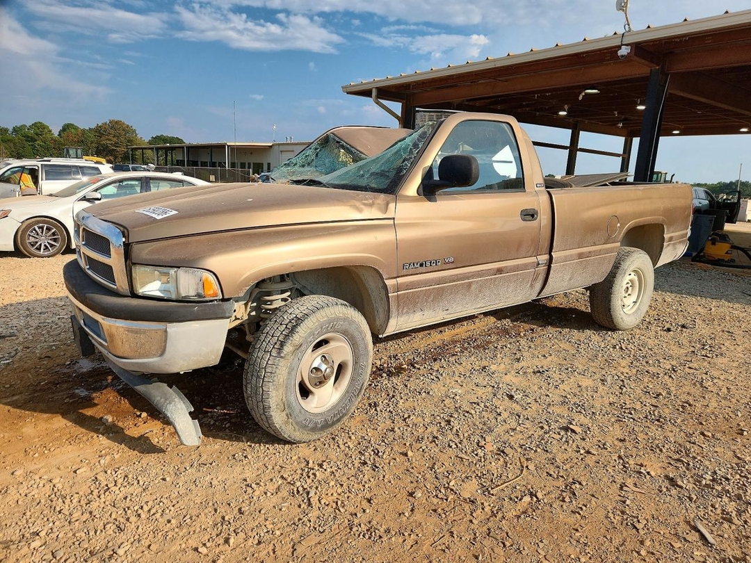 Vue de 2001 DODGE RAM 1500, angle 1