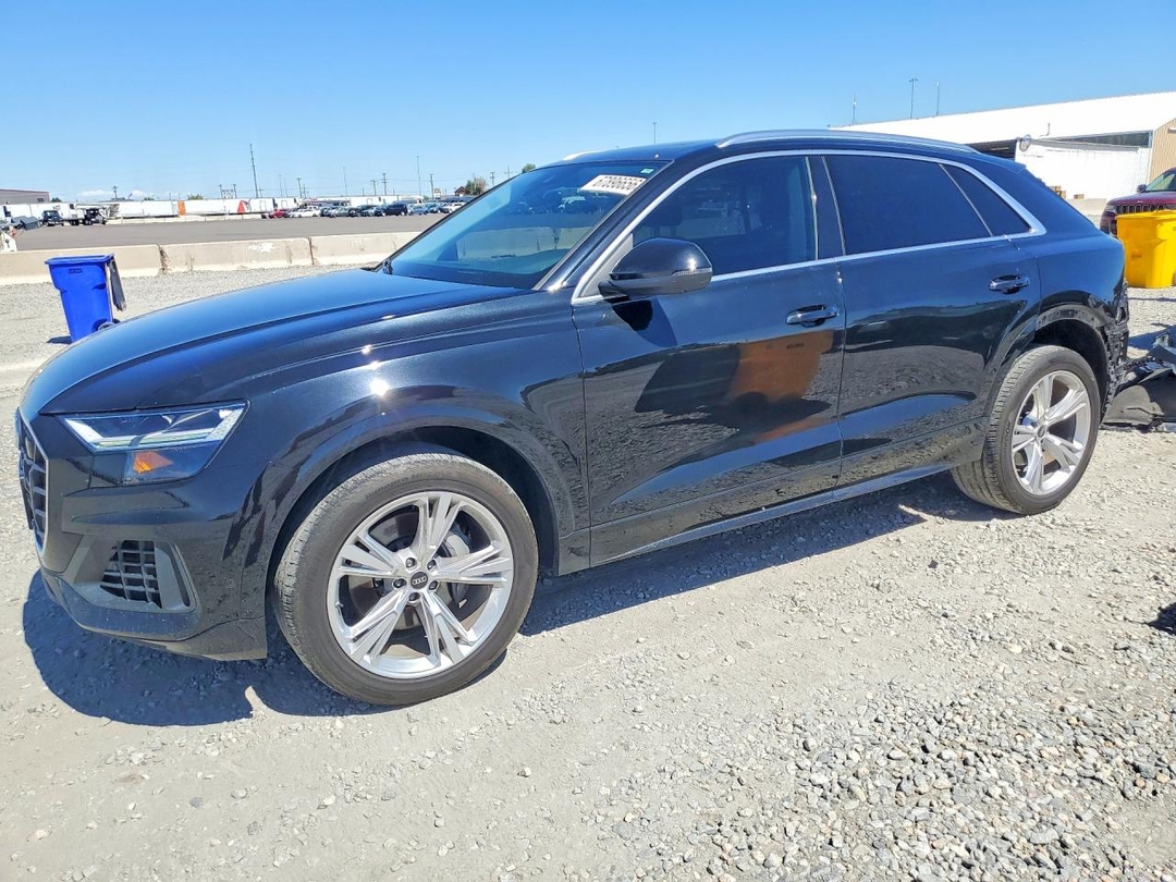 Vue de 2022 AUDI Q8 PREMIUM PLUS, angle 1