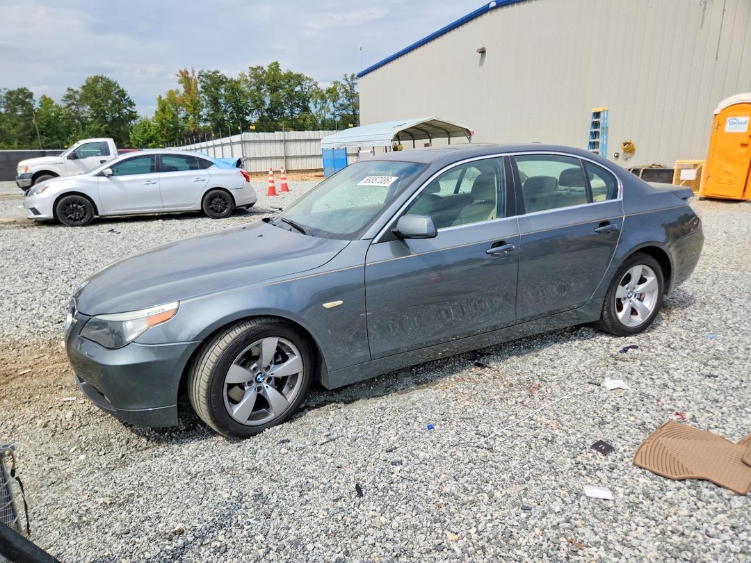 Vue de 2007 BMW 530 I, angle 1