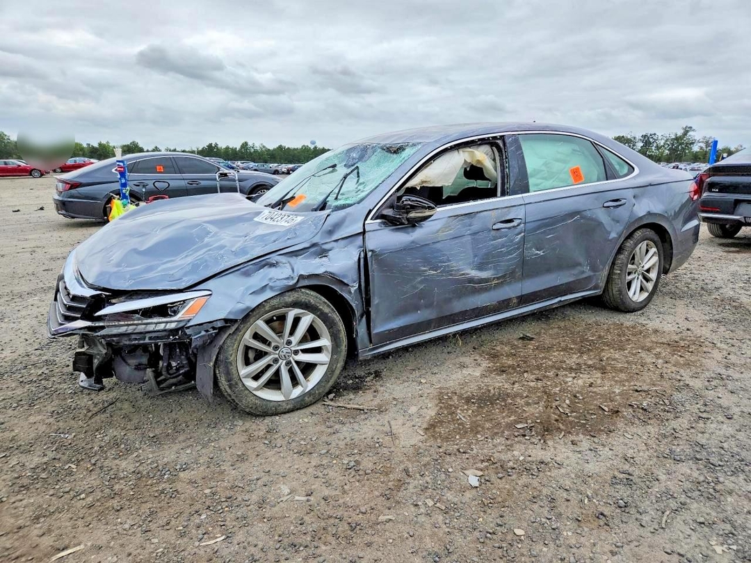 Вид 2020 VOLKSWAGEN PASSAT SE, угол 1