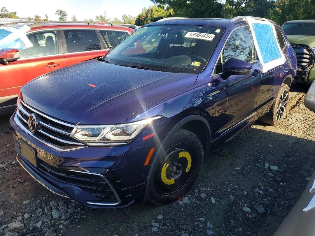 Вид 2022 VOLKSWAGEN TIGUAN SEL R-LINE, угол 1
