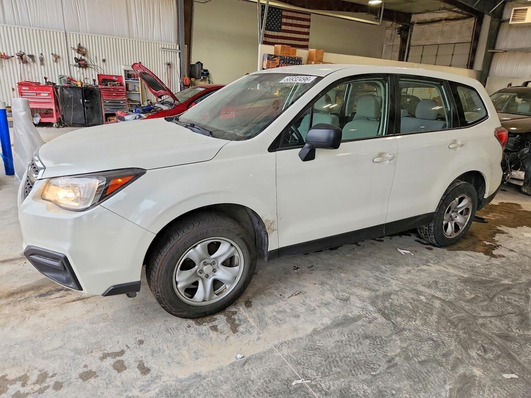 Vue de 2018 SUBARU FORESTER 2.5I, angle 1