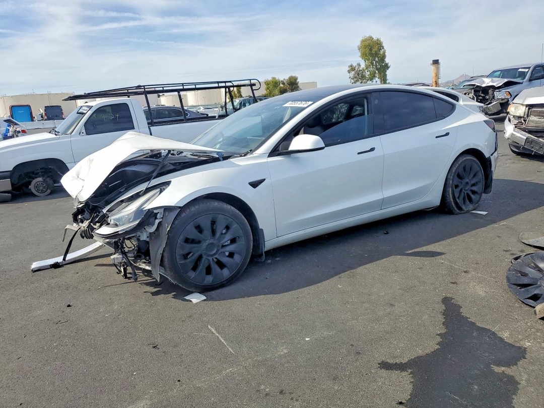 Vue de 2023 TESLA MODEL 3, angle 1