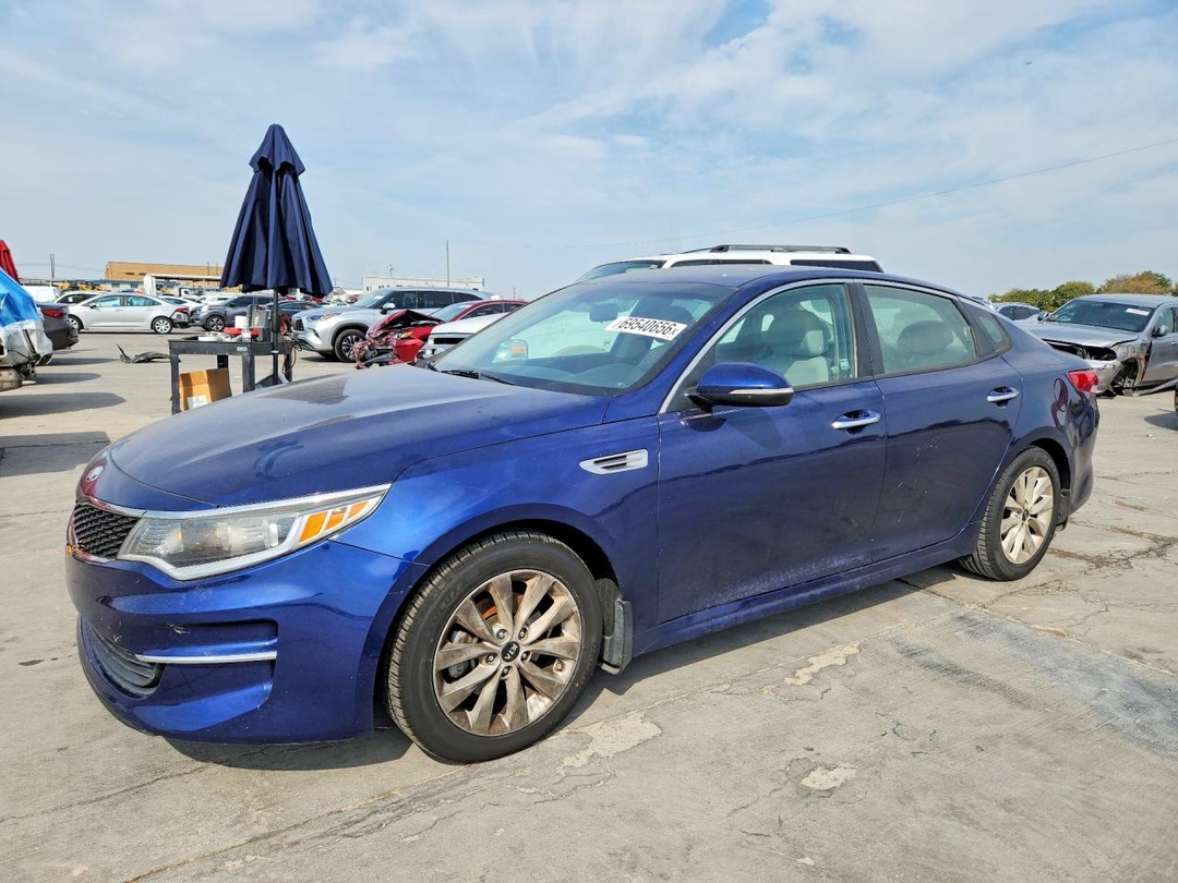 Vista de 2018 KIA OPTIMA LX, ángulo 1
