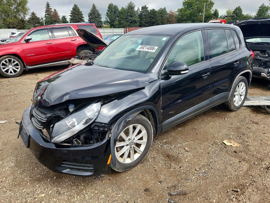 Vista de 2014 VOLKSWAGEN TIGUAN S, ángulo 1