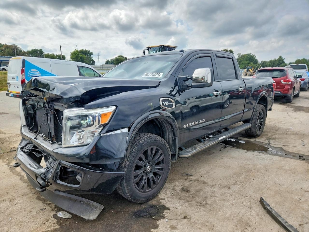 Вид 2017 NISSAN TITAN XD S, угол 1