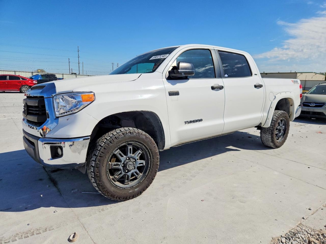 منظر 2015 TOYOTA TUNDRA SR5، زاوية 1