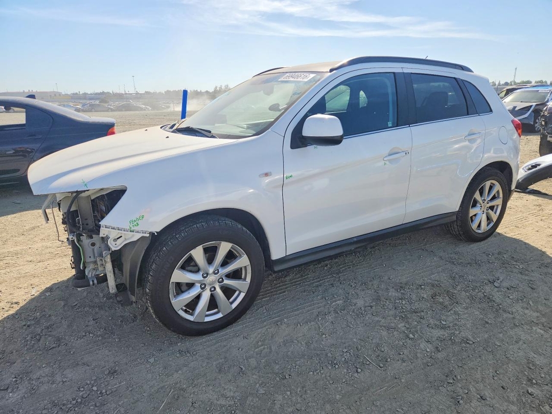 Вид 2013 MITSUBISHI OUTLANDER SPORT SE, угол 1