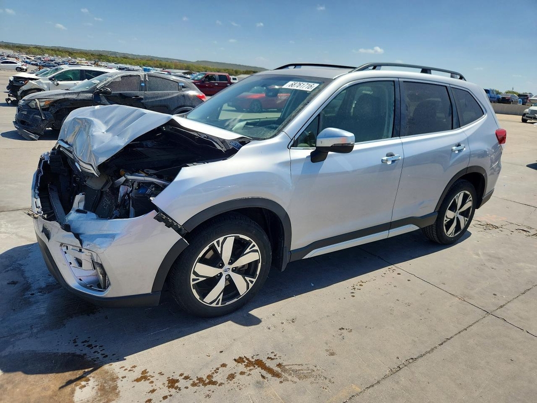 Vista de 2019 SUBARU FORESTER TOURING, ángulo 1