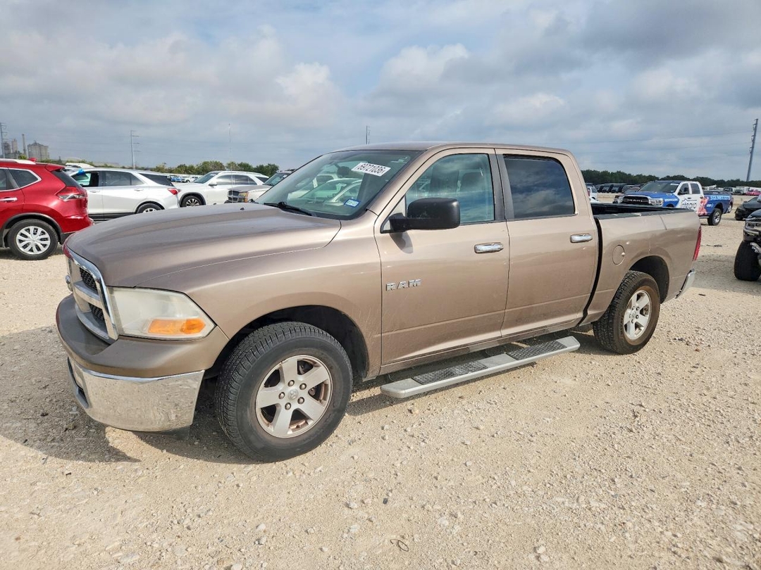 Vue de 2009 DODGE RAM 1500, angle 1