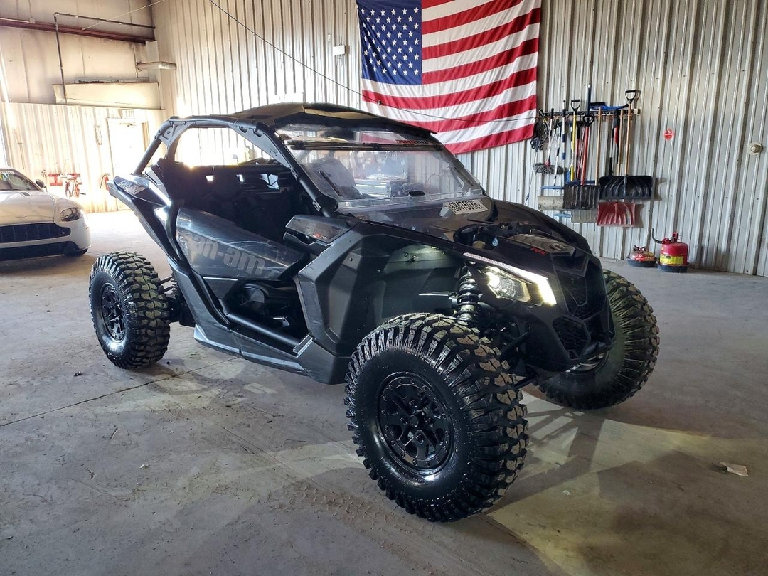 منظر 2024 CAN-AM MAVERICK X - ATV، زاوية 1