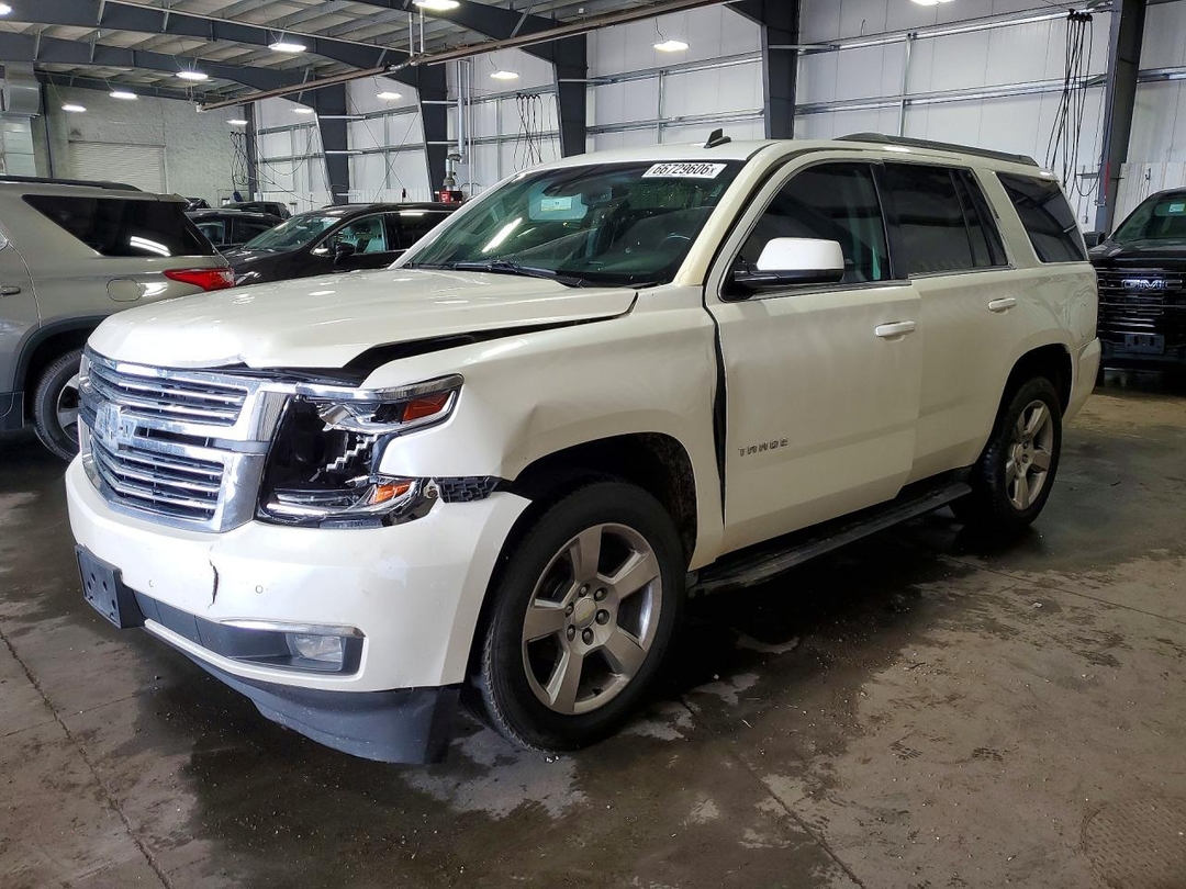 Vue de 2015 CHEVROLET TAHOE K1500 LT, angle 1