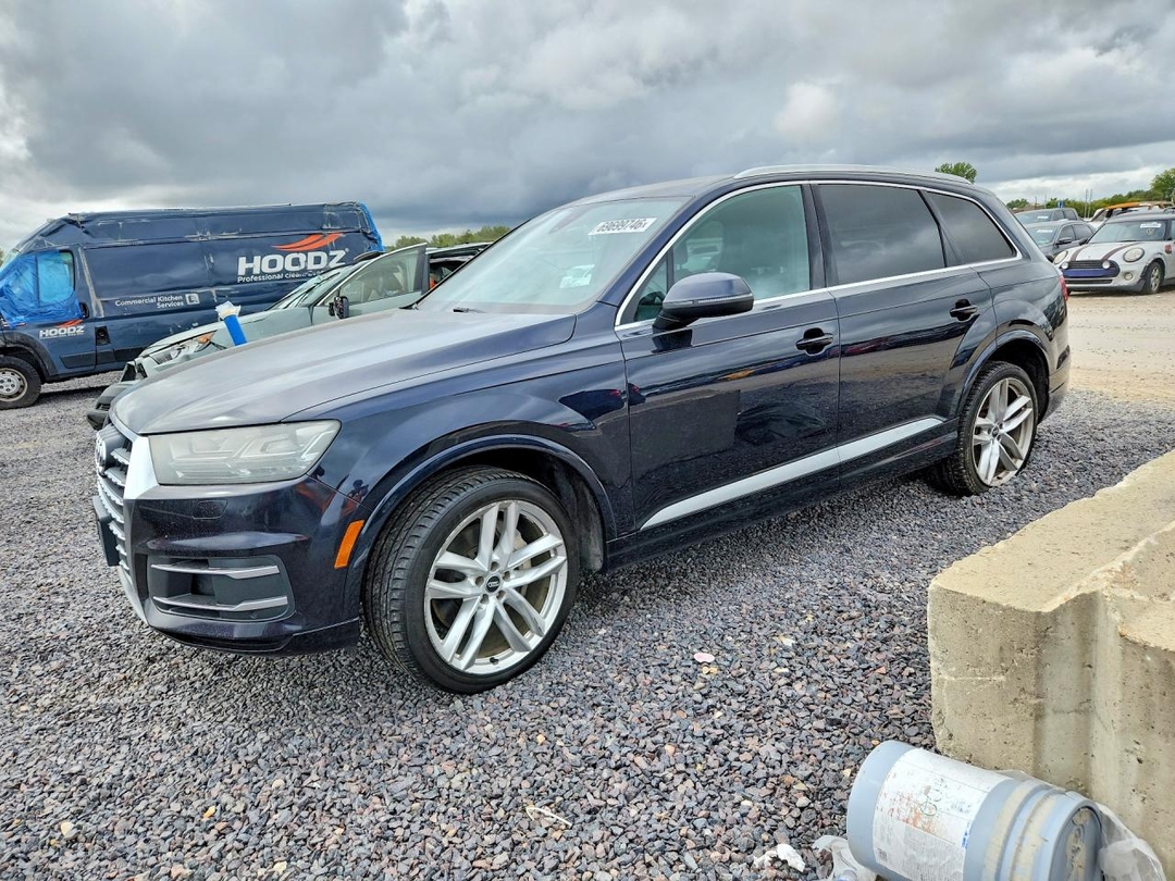 Vue de 2017 AUDI Q7 PRESTIGE, angle 1
