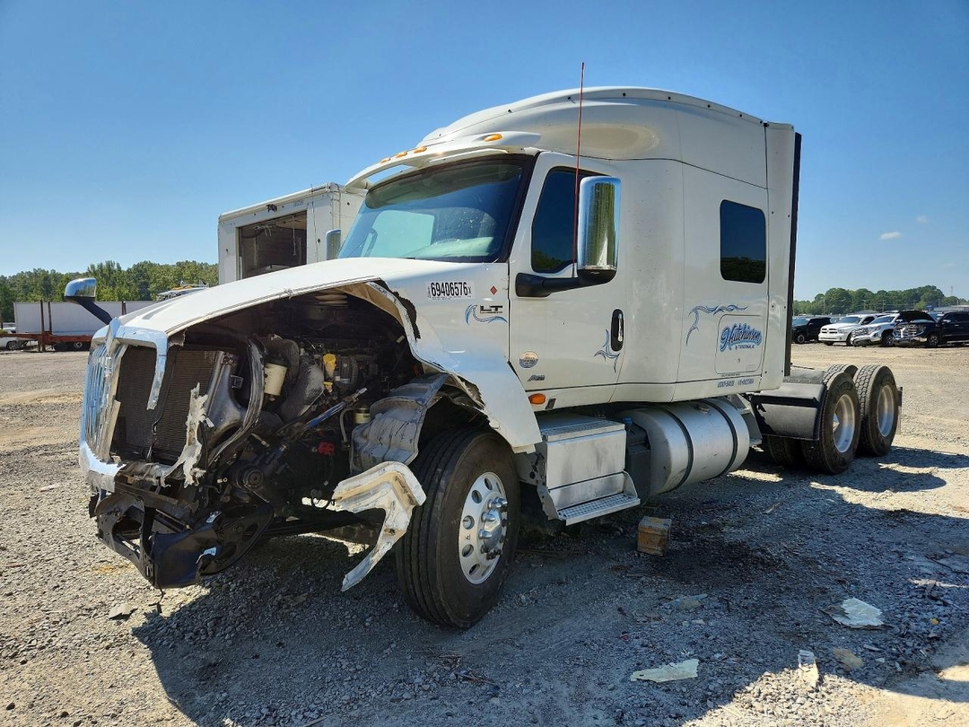 Вид 2019 INTERNATIONAL LT625 SEMI TRUCK, угол 1
