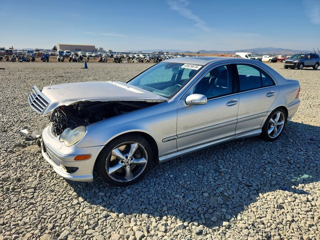 منظر 2005 MERCEDES-BENZ C 230K SPORT SEDAN، زاوية 1