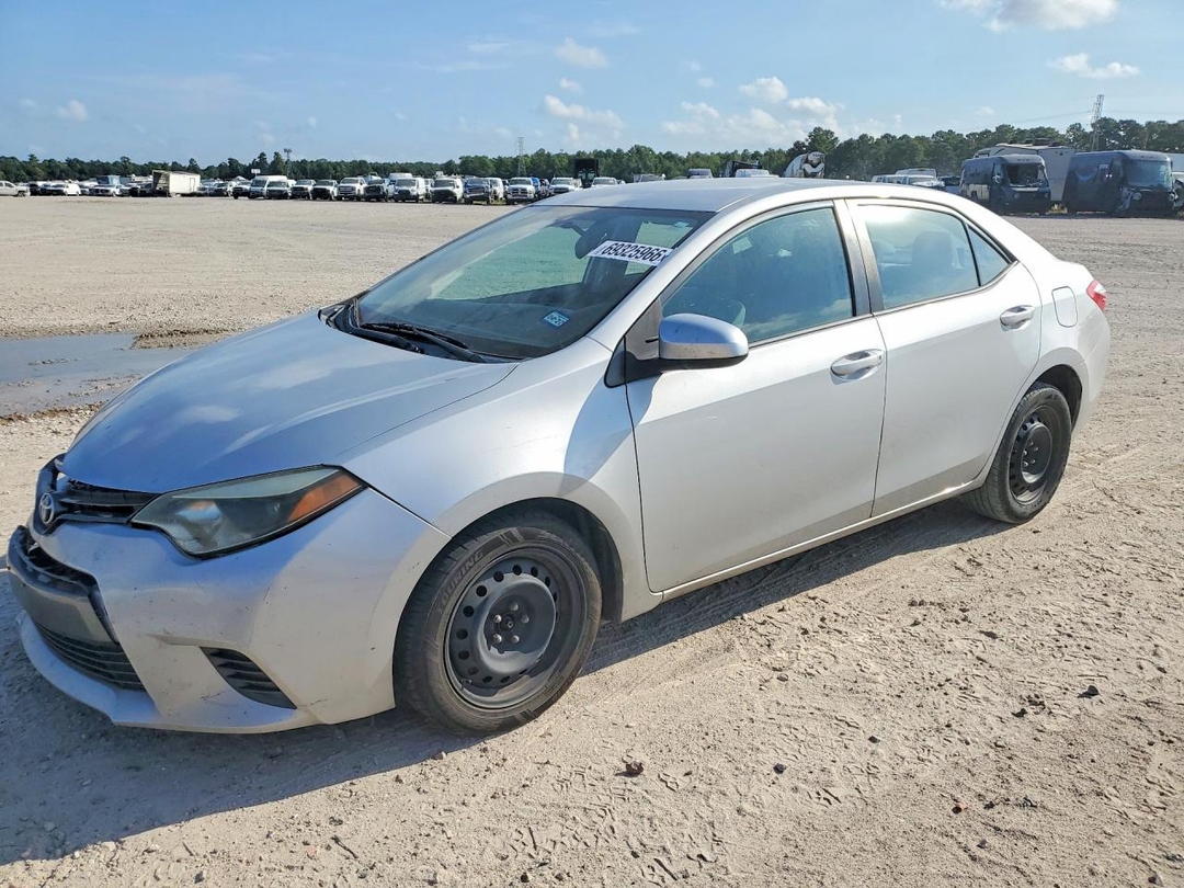منظر 2015 TOYOTA COROLLA LE، زاوية 1