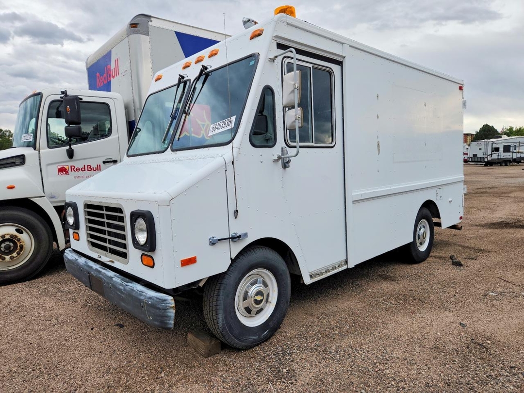Вид 1995 CHEVROLET P30, угол 1