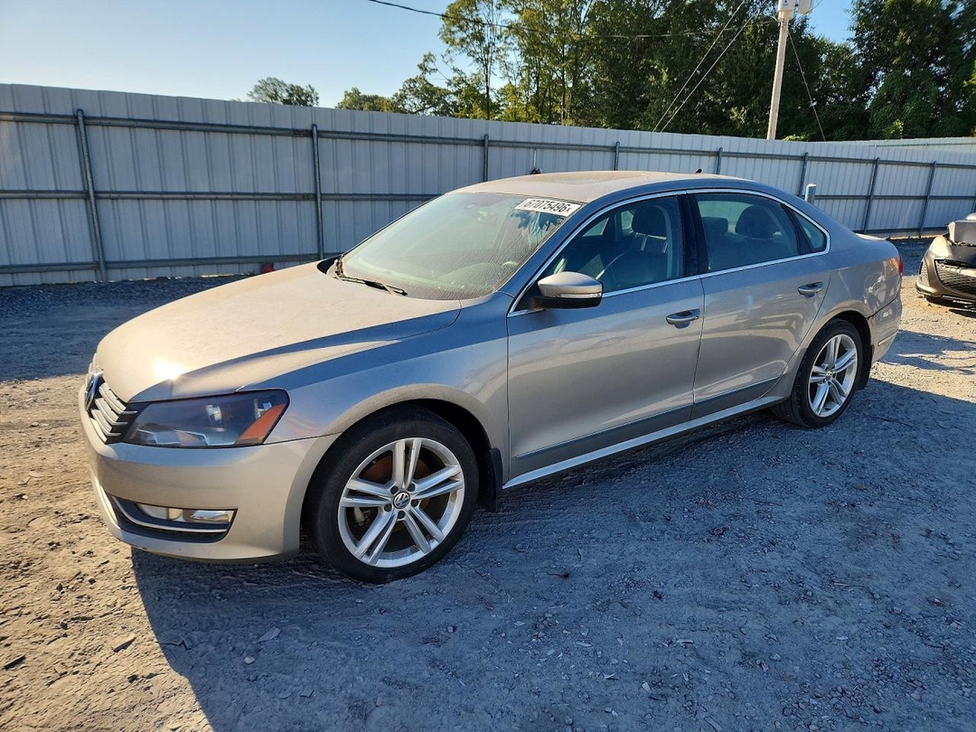 منظر 2014 VOLKSWAGEN PASSAT SEL، زاوية 1