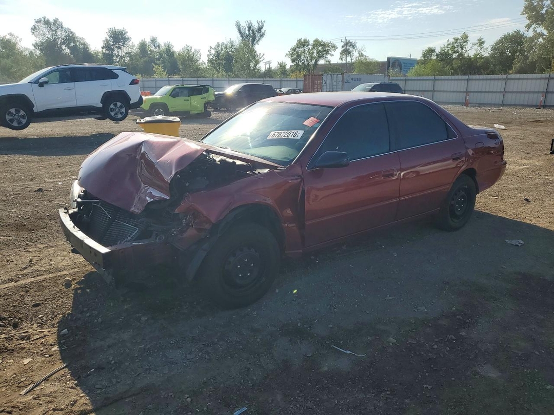 Vedere 1998 TOYOTA CAMRY LE, unghi 1